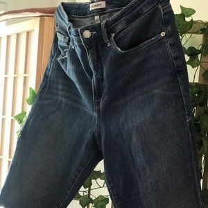 Good American High Waisted BERMUDA Shorts